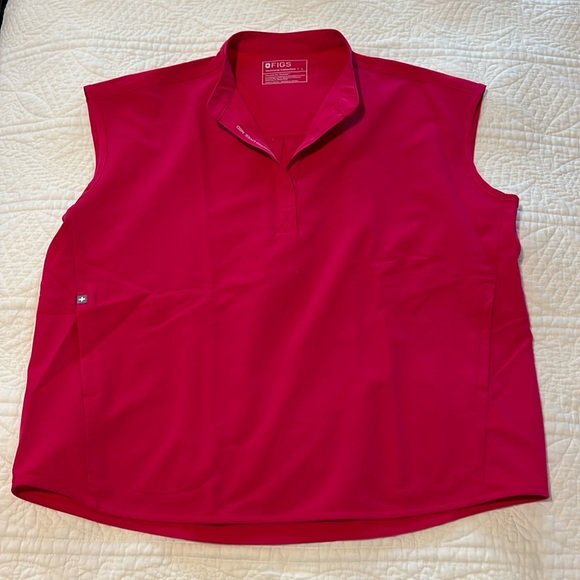 COPY - FIGS Women’s Rafaela Oversized Scrub Top Size L- Ultra Rose - Picture 1 of 4